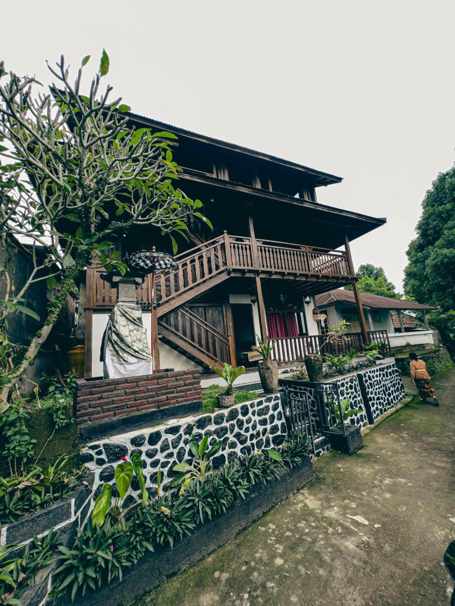 Munduk Tjeraki House Guest House Exterior photo