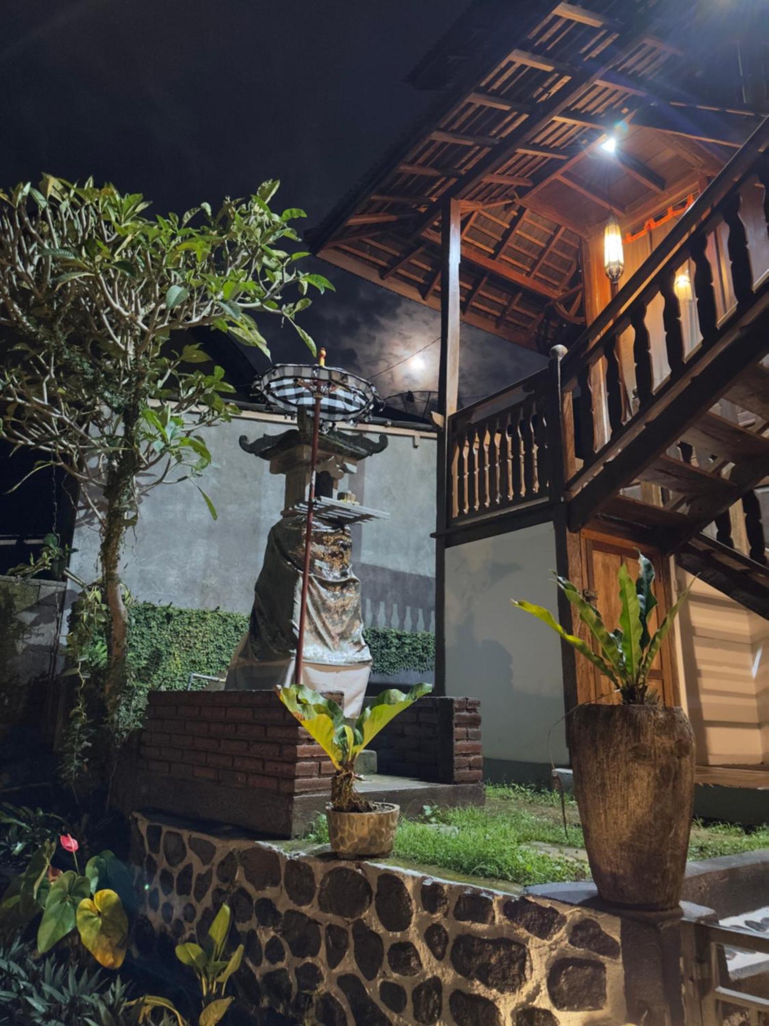 Munduk Tjeraki House Guest House Exterior photo